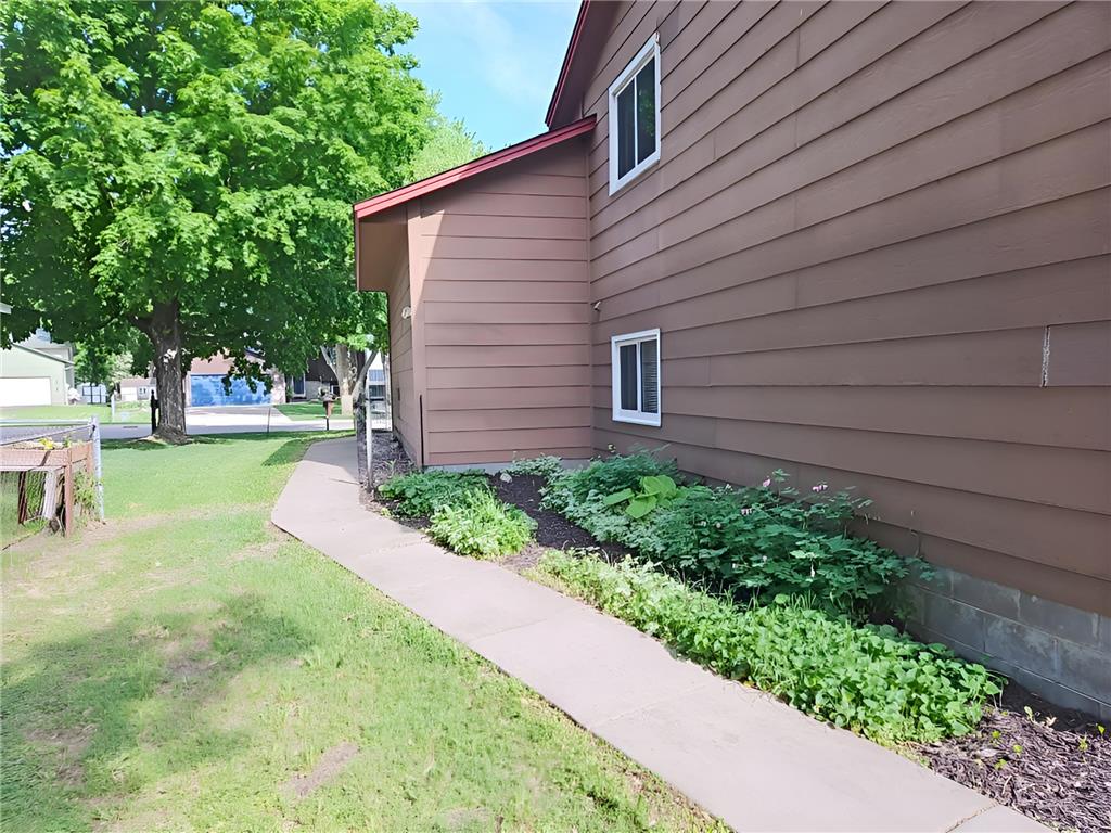 7613 Fairfield Road Brooklyn Park MN 55444 7107913 image39