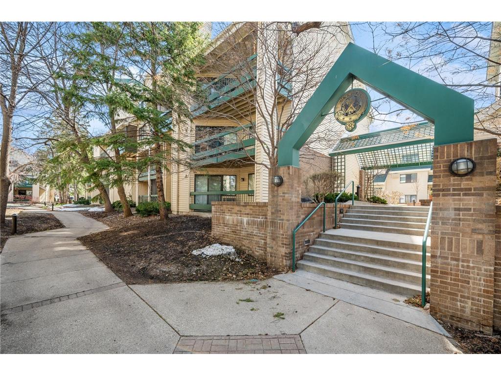 7615 Edinborough Way #4302 Edina MN 55435 - Centennial 6336701 image1