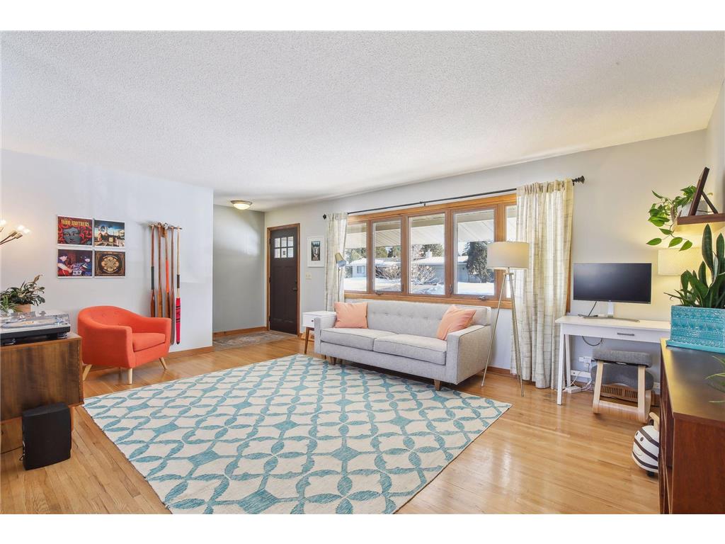 7616 30th Avenue N Crystal MN 55427 6347200 image1