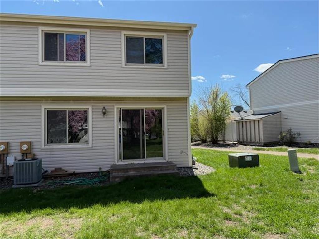 7616 Hampshire Avenue N Brooklyn Park MN 55428 7061581 image4