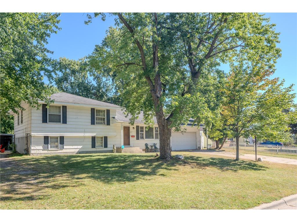 7616 Perry Avenue N Brooklyn Park MN 55443 6602344 image1