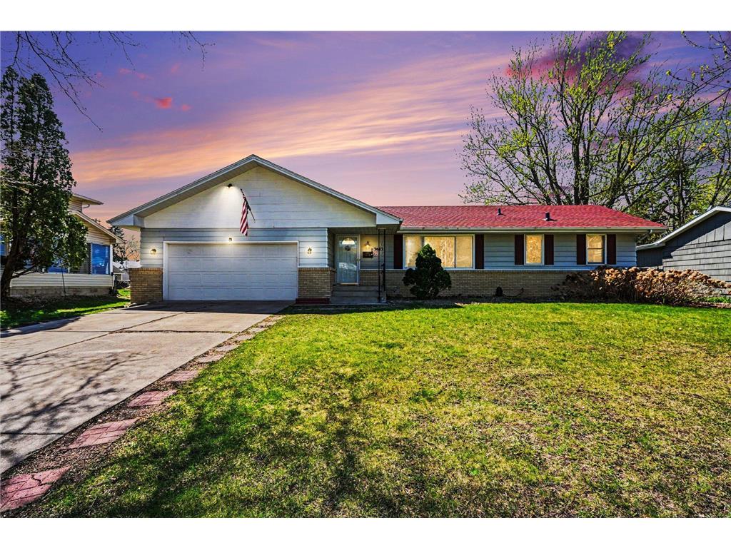 7617 Lee Avenue N Brooklyn Park MN 55443 7071769 image1