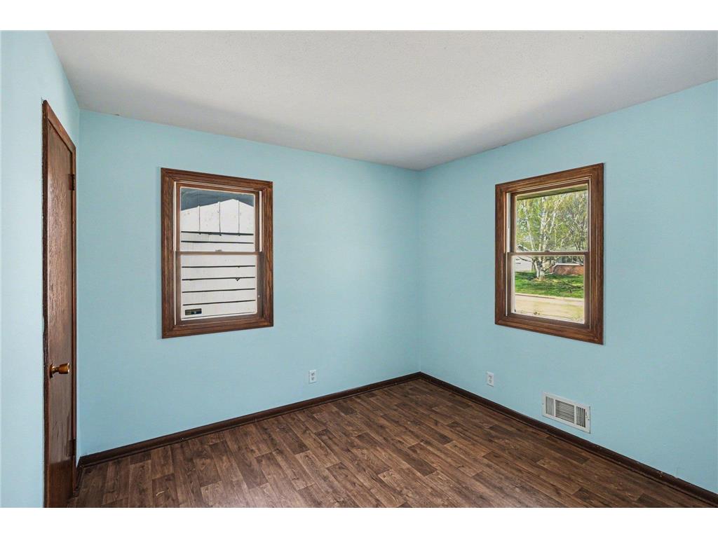 7617 Lee Avenue N Brooklyn Park MN 55443 7071769 image10
