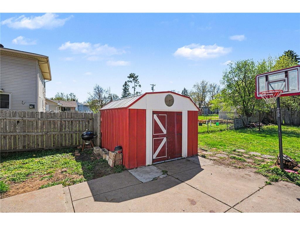 7617 Lee Avenue N Brooklyn Park MN 55443 7071769 image16