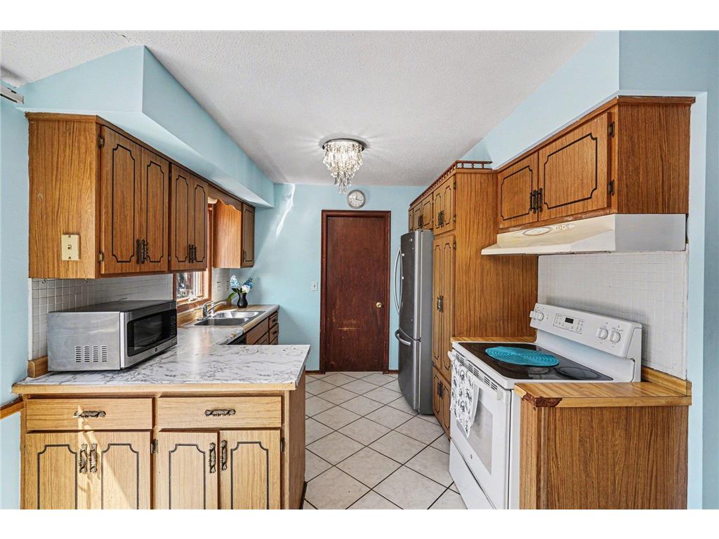 7617 Lee Avenue N Brooklyn Park MN 55443 7071769 image5