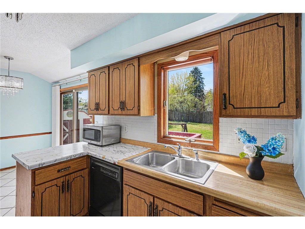 7617 Lee Avenue N Brooklyn Park MN 55443 7071769 image6
