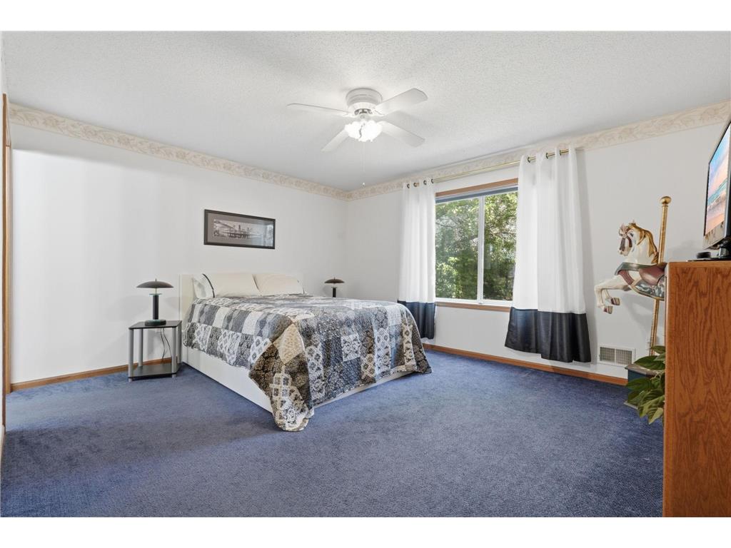 762 Lake Ridge Drive Woodbury MN 55129 7100028 image10