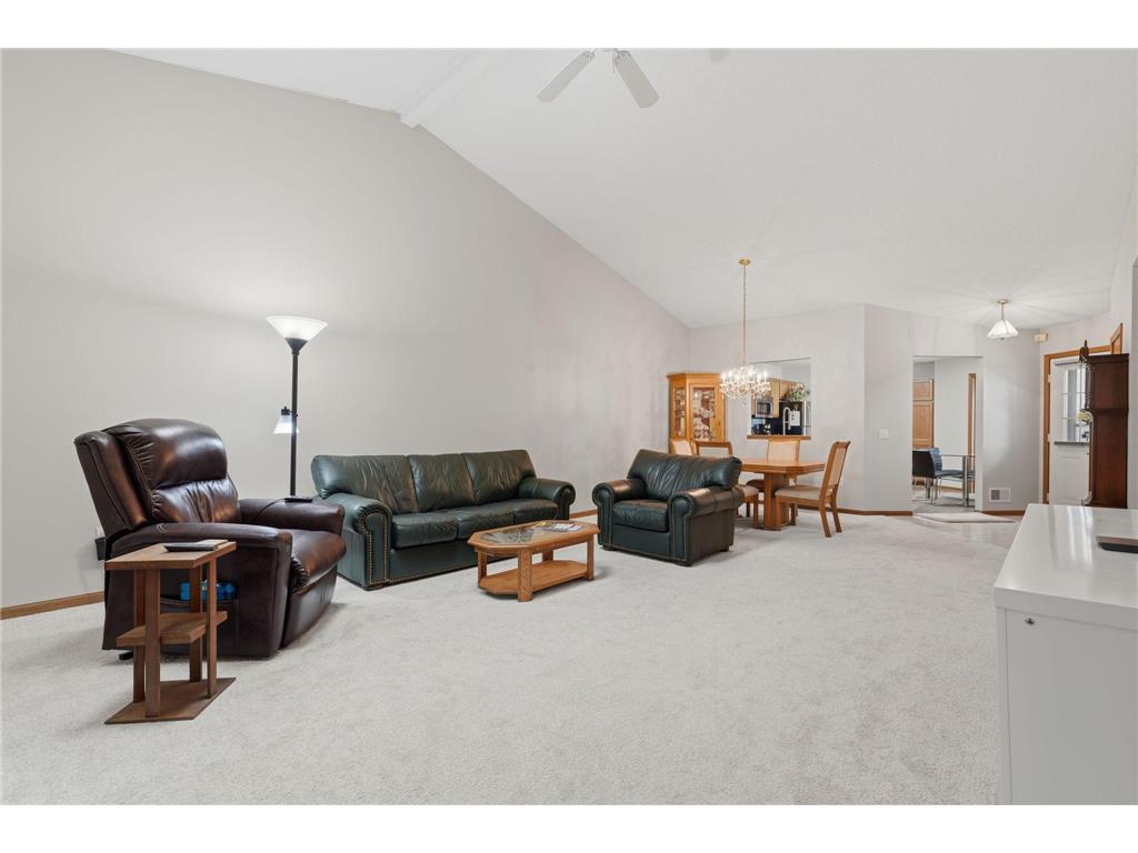 762 Lake Ridge Drive Woodbury MN 55129 7100028 image2