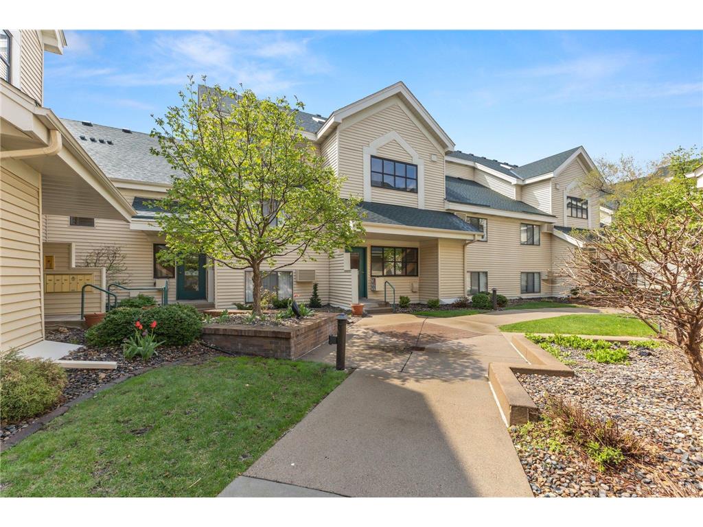 7622 York Avenue S #1102 Edina MN 55435 6364896 image1