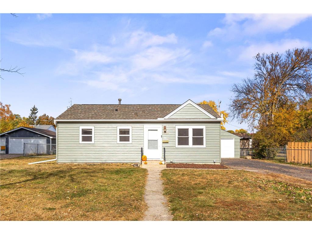 7624 59th Place N Crystal MN 55428 6650989 image1