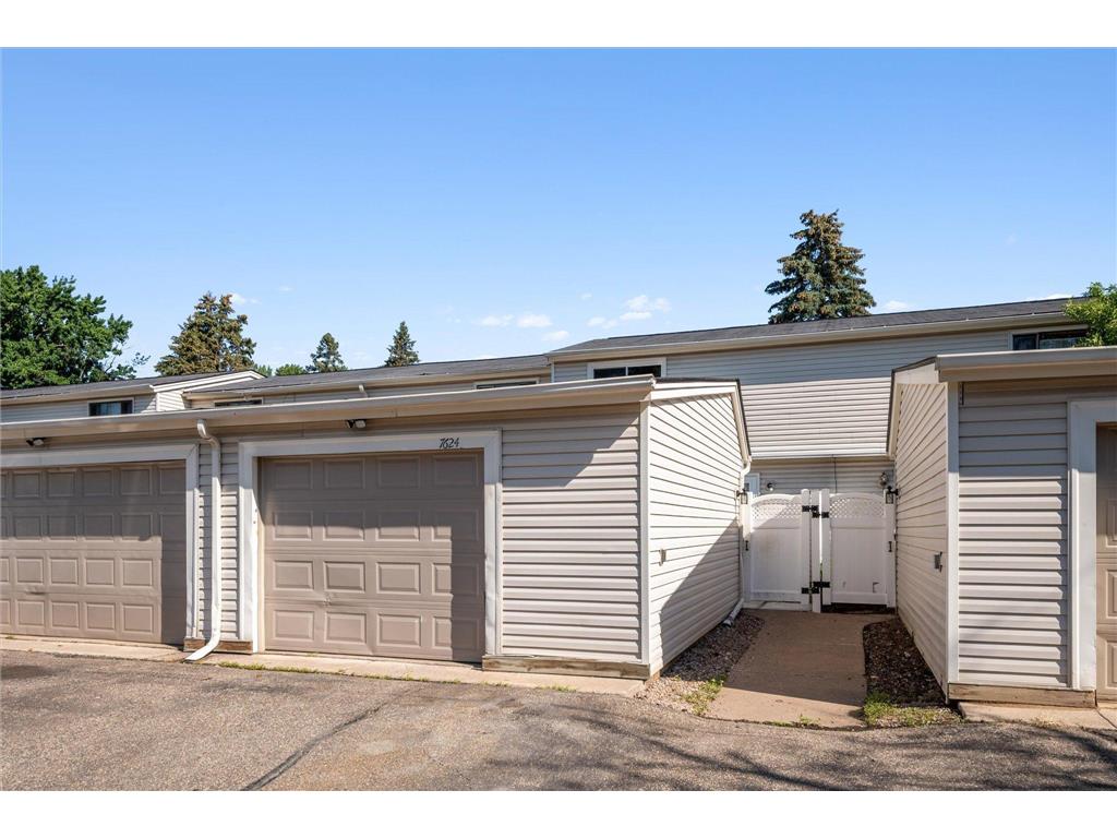 7624 Hampshire Avenue N Brooklyn Park MN 55428 6582492 image1