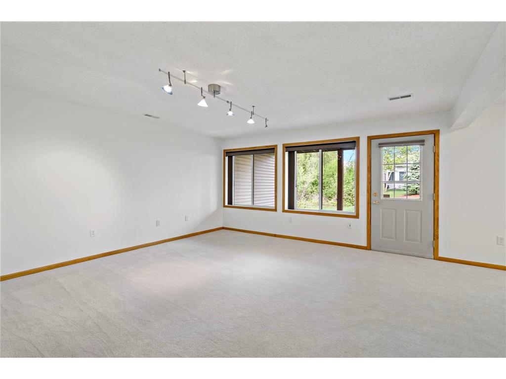 763 Lake Ridge Drive Woodbury MN 55129 7001929 image34