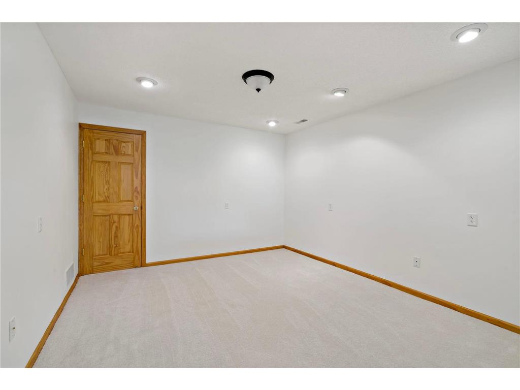 763 Lake Ridge Drive Woodbury MN 55129 7001929 image36