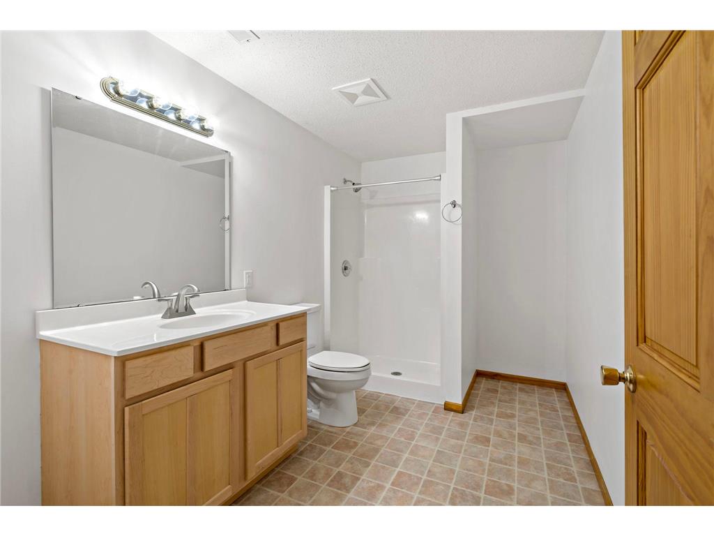763 Lake Ridge Drive Woodbury MN 55129 7001929 image37