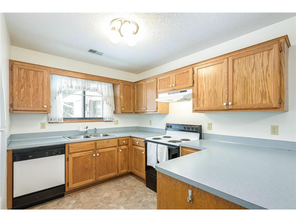 7630 13th Street N Oakdale MN 55128 7073151 image4