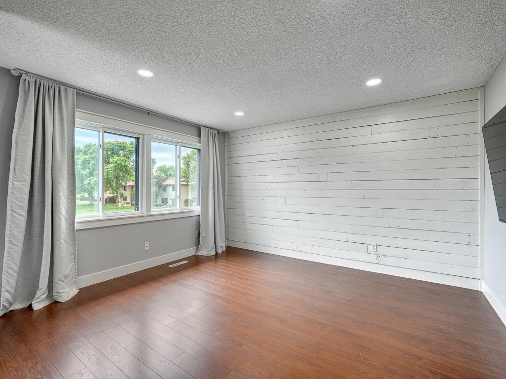 7633 Maplebrook Parkway N Brooklyn Park MN 55445 7083351 image3