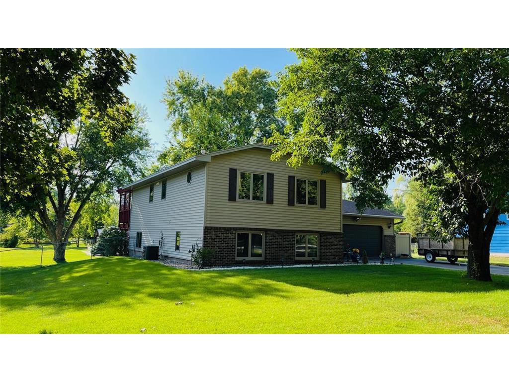 7633 Riverdale Drive N Brooklyn Park MN 55444 6428872 image1