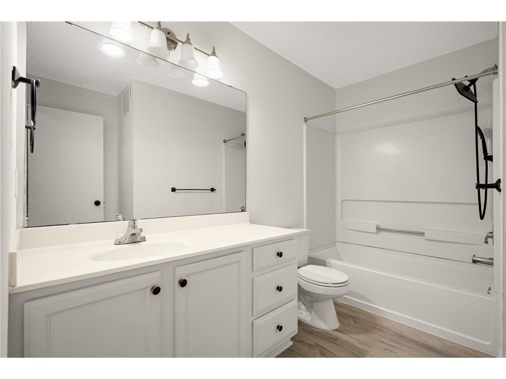7637 Century Boulevard Chanhassen MN 55317 7069083 image23