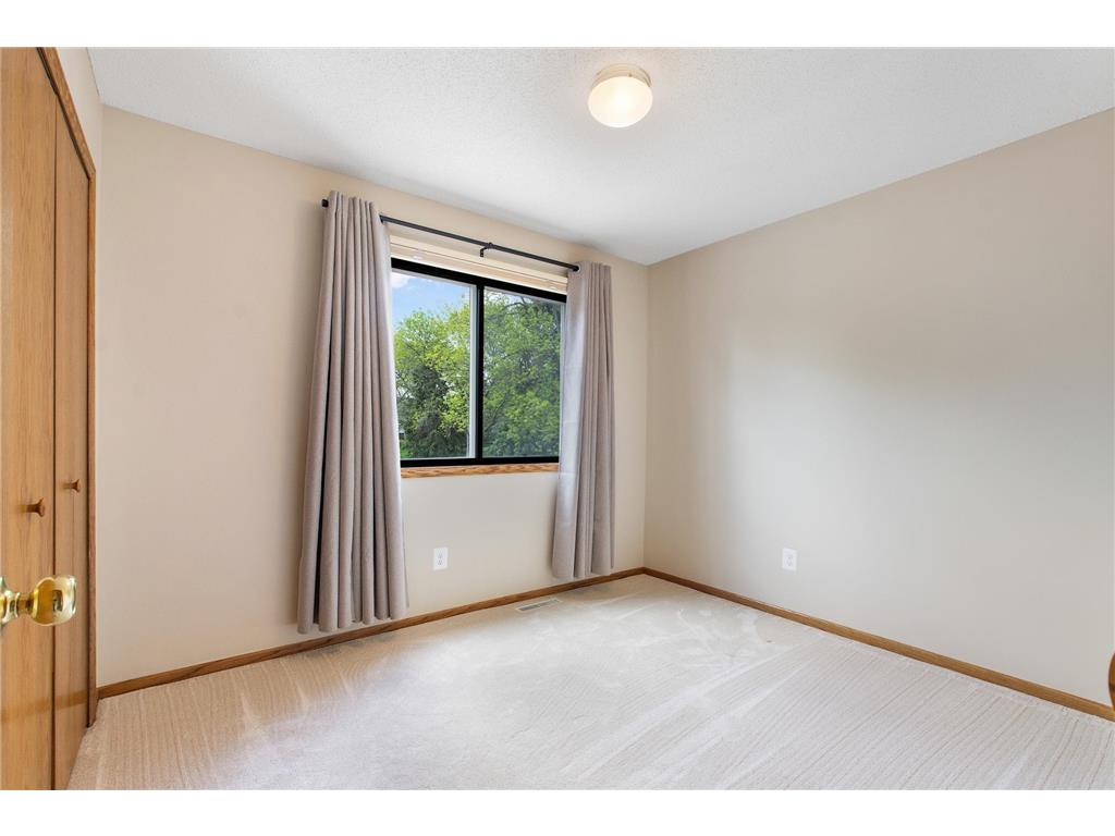 7638 13th Street N Oakdale MN 55128 7075700 image24