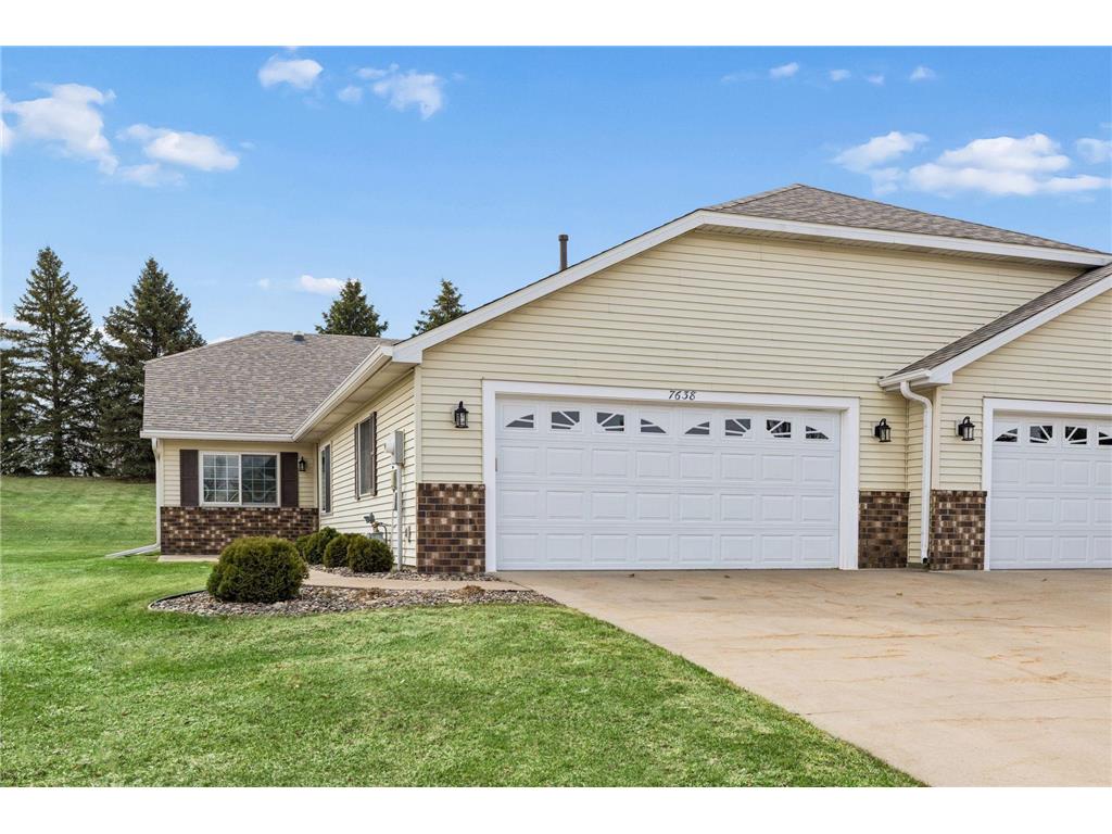 7638 Newbury Road Woodbury MN 55125 7041470 image2