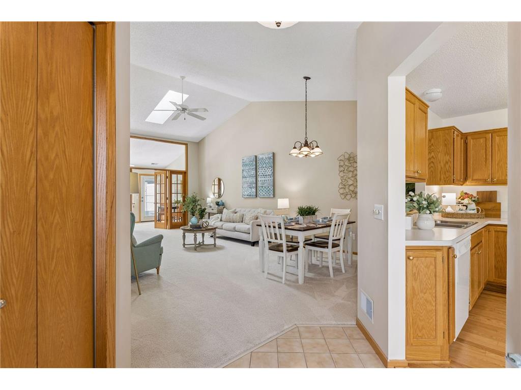 7638 Newbury Road Woodbury MN 55125 7041470 image4