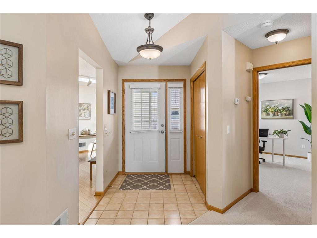 7638 Newbury Road Woodbury MN 55125 7041470 image5