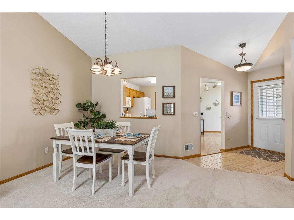 7638 Newbury Road Woodbury MN 55125 7041470 image7