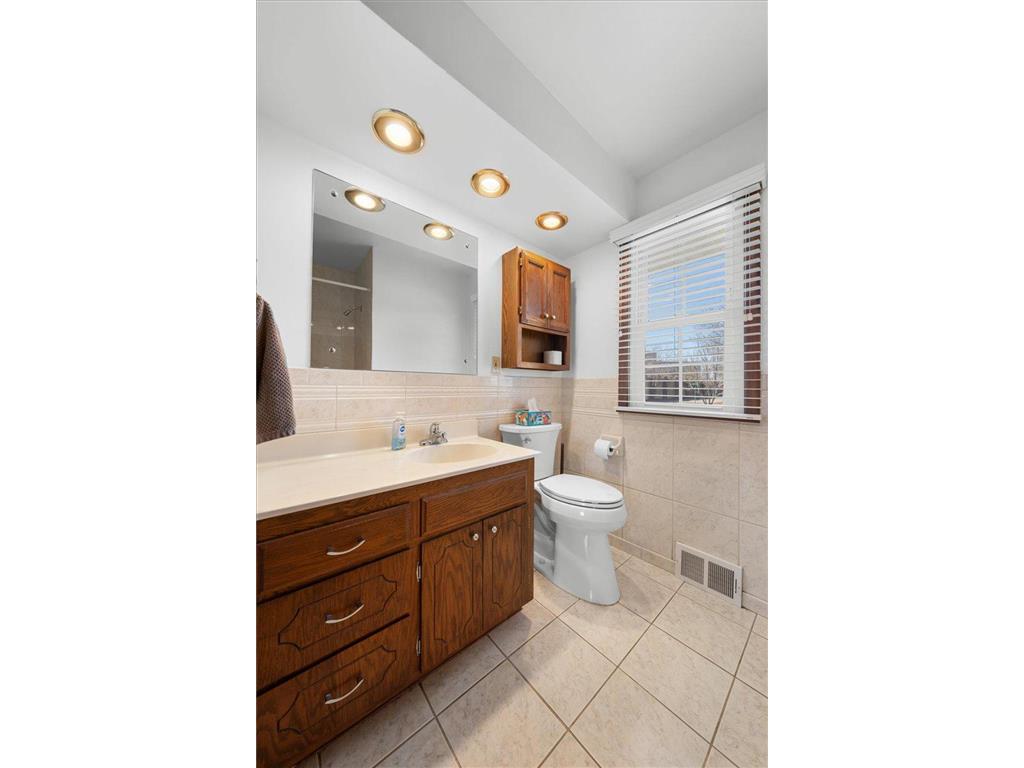 7639 10th Avenue S Richfield MN 55423 7051762 image16