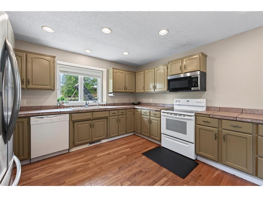 7640 Douglas Drive N Brooklyn Park MN 55443 7109651 image14