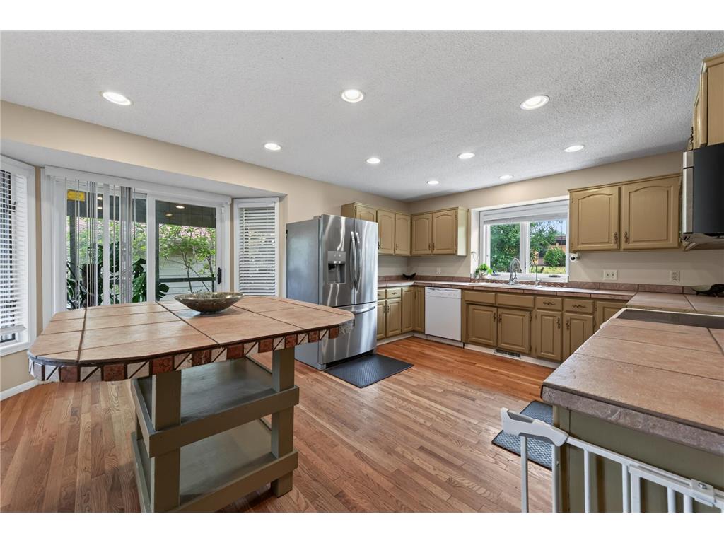 7640 Douglas Drive N Brooklyn Park MN 55443 7109651 image15