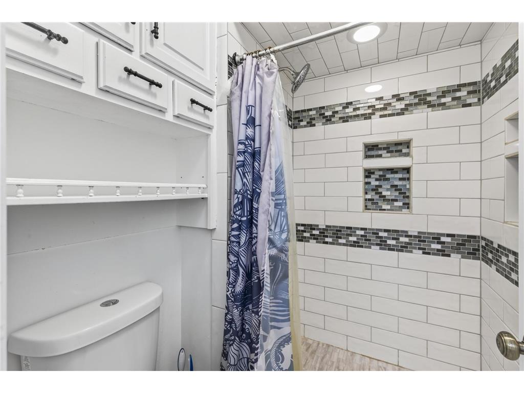 7640 Douglas Drive N Brooklyn Park MN 55443 7109651 image24