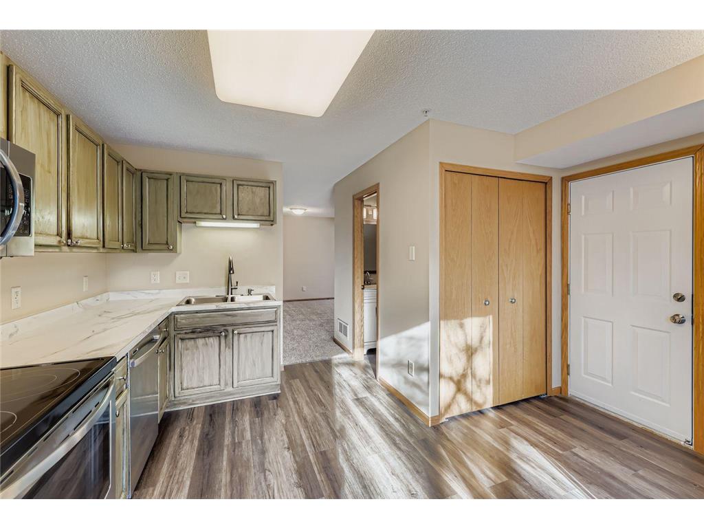 7642 Arboretum Village Place Chanhassen MN 55317 6821066 image7