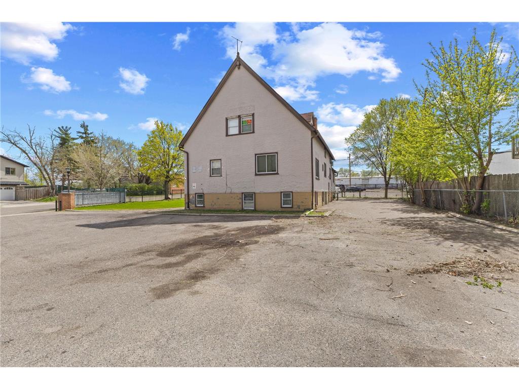 765 Jackson Street Saint Paul MN 55117 7059549 image2