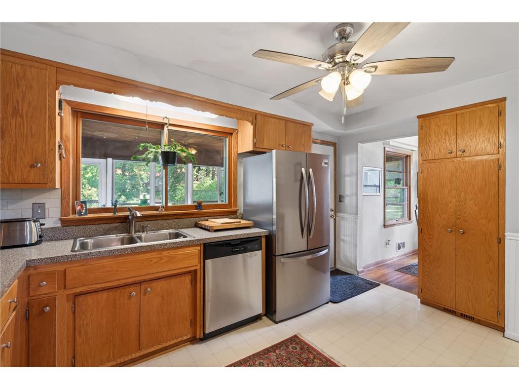 765 Rose Place Roseville MN 55113 7082838 image11