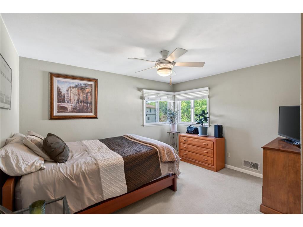 765 Rose Place Roseville MN 55113 7082838 image14