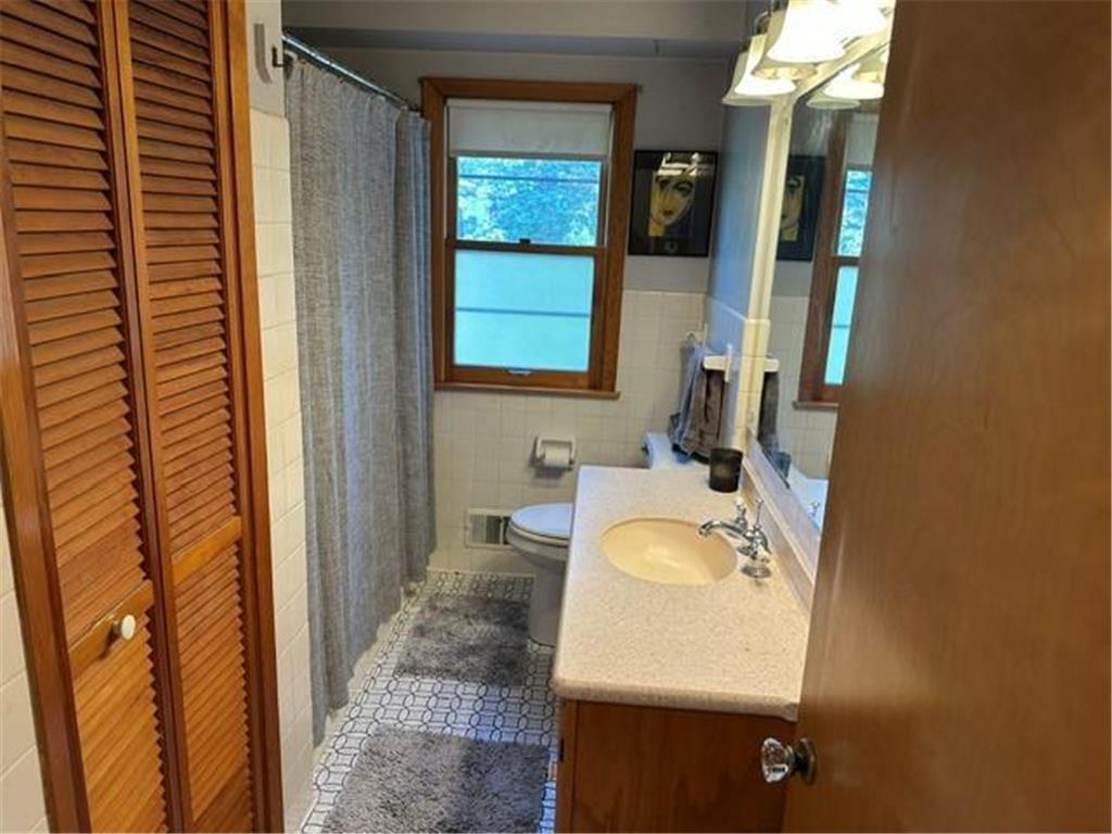 765 Rose Place Roseville MN 55113 7082838 image46