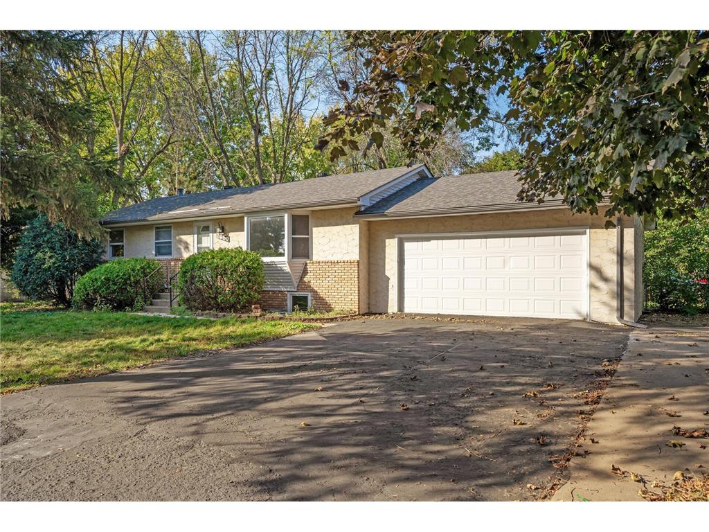 7650 Bacon Drive NE Fridley MN 55432 6607351 image1