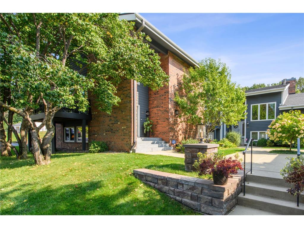 7653 Woodview Court Edina MN 55439 6620327 image1