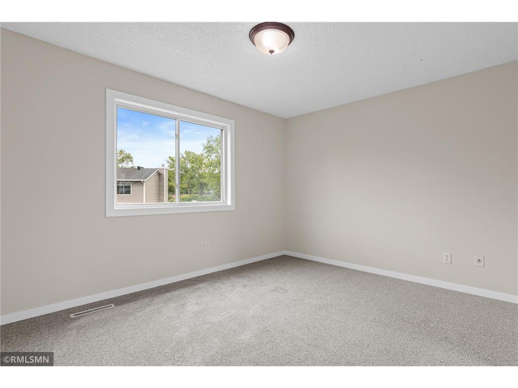 7654 Dunmore Road Woodbury MN 55125 7098006 image23