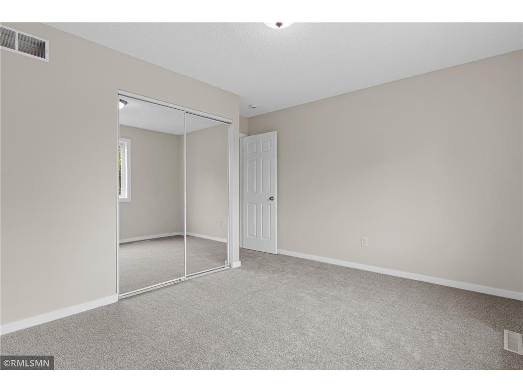 7654 Dunmore Road Woodbury MN 55125 7098006 image25