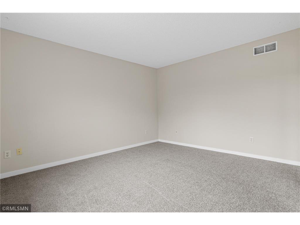 7654 Dunmore Road Woodbury MN 55125 7098006 image26