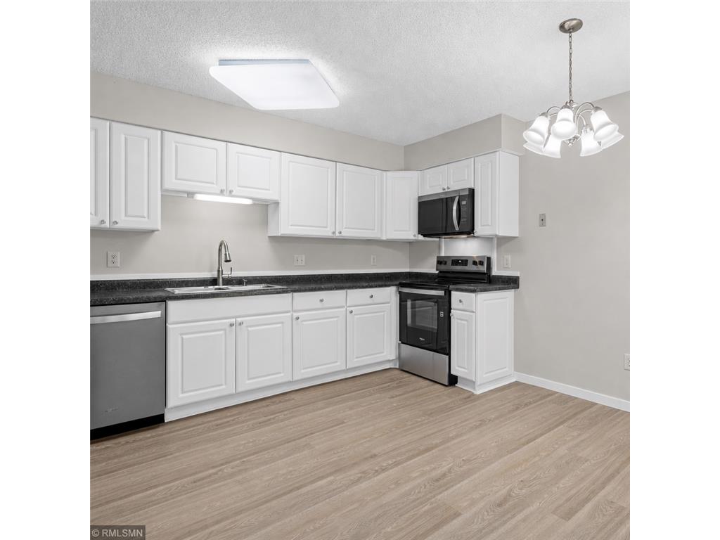 7654 Dunmore Road Woodbury MN 55125 7098006 image35