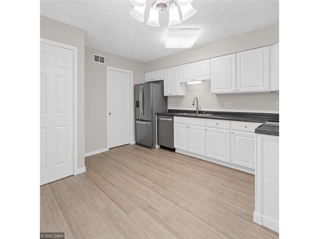 7654 Dunmore Road Woodbury MN 55125 7098006 image9