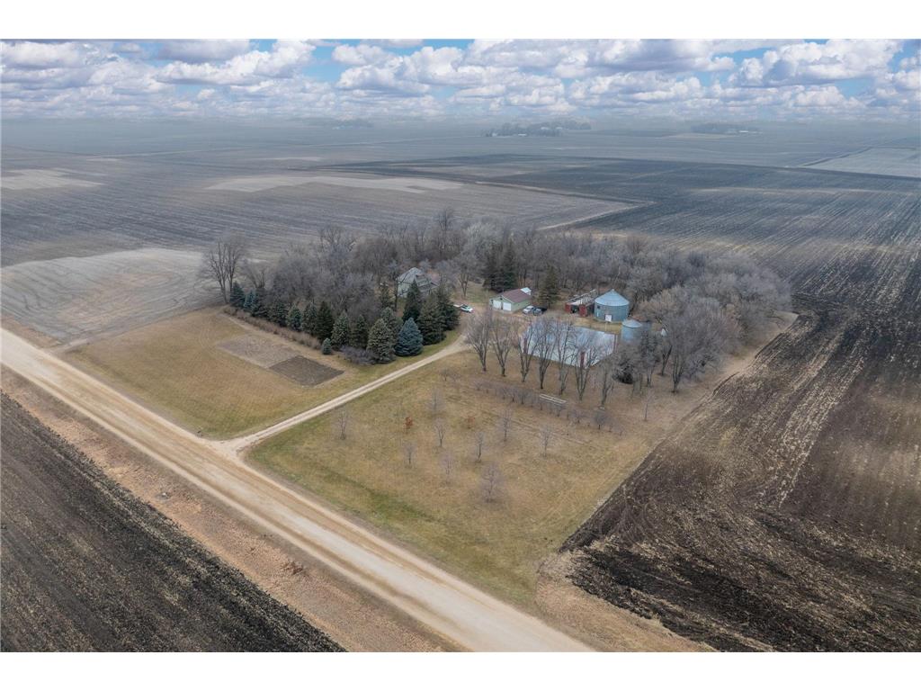 76550 440th Street Truman MN 56088 6474424 image1