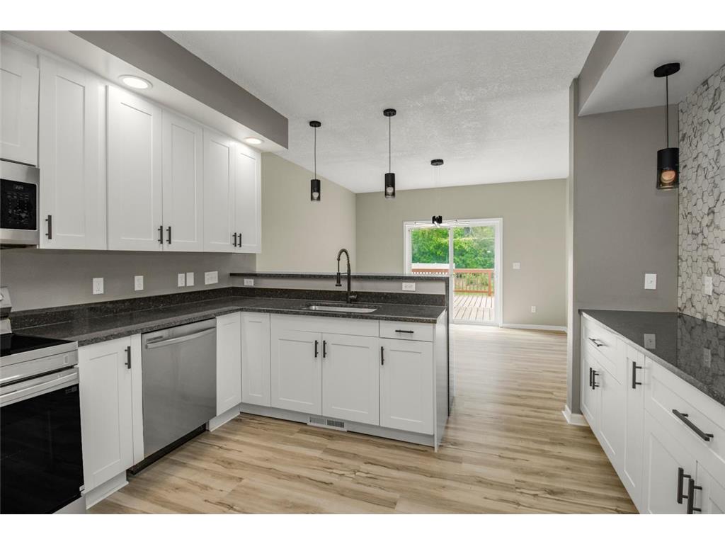 7658 Silver Lake Road Mounds View MN 55112 6728095 image1