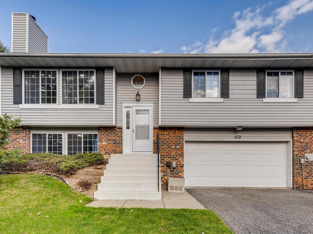 7662 12th Street N, Oakdale, MN 55128 MLS 5746636 Edina Realty