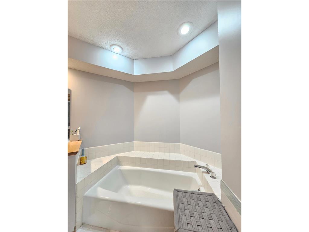 7664 Steepleview Road Woodbury MN 55125 6796862 image16