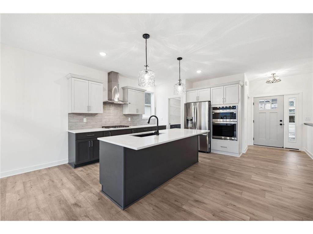 7665 22nd Avenue E Shakopee MN 55379 7053612 image6