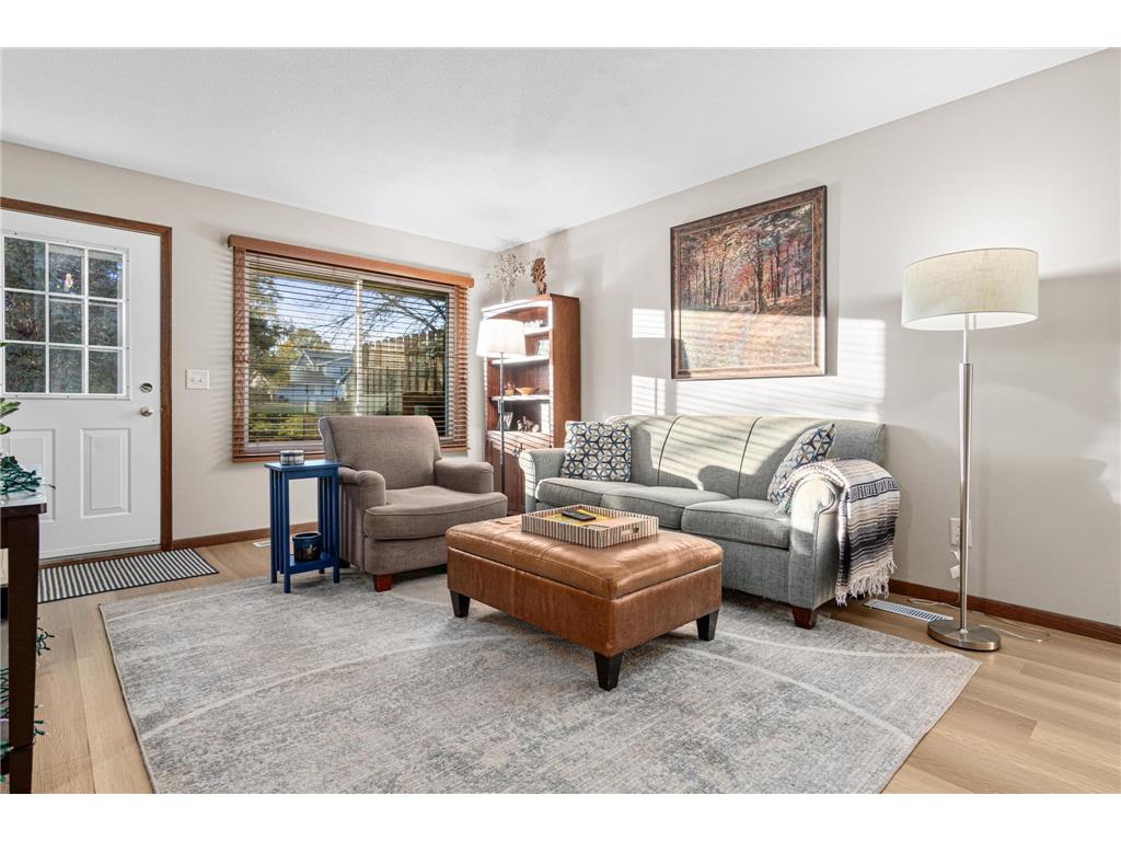 7672 13th Street N Oakdale MN 55128 6812772 image1