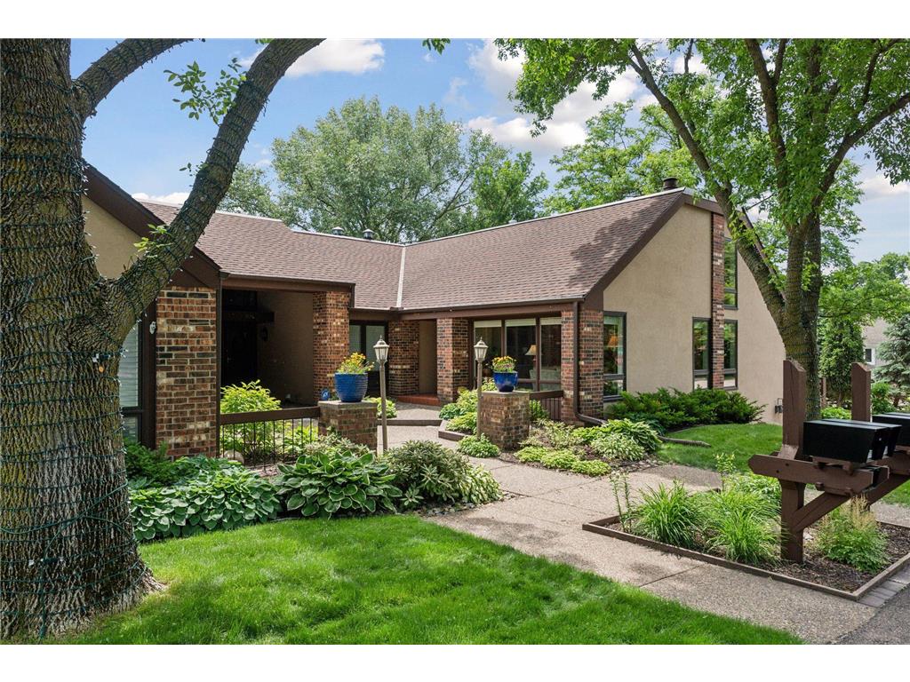 7677 Woodview Court Edina MN 55439 6549563 image1